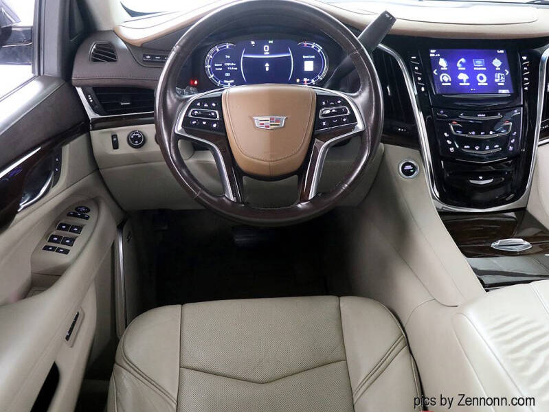 2017 Cadillac Escalade ESV Luxury