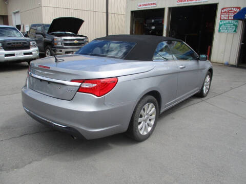 2013 Chrysler 200 Touring