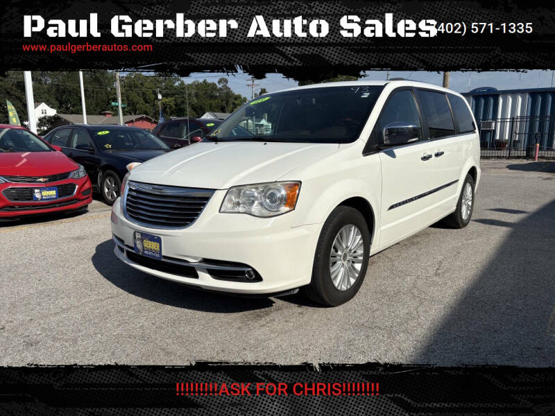 2013 Chrysler Town & Country Limited's photo