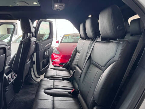 2020 Land Rover Discovery Landmark Edition