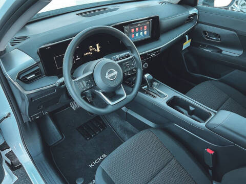 2025 Nissan Kicks S
