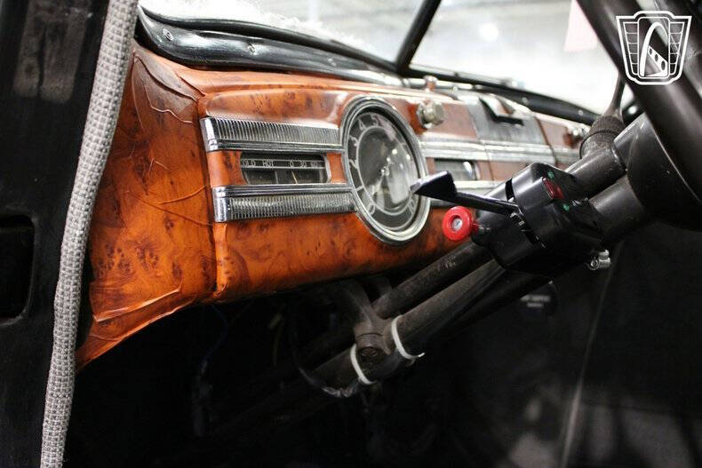 1939 Packard Six