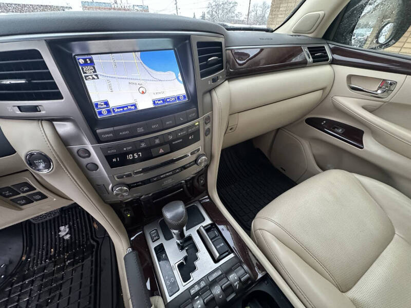 2014 Lexus LX 570