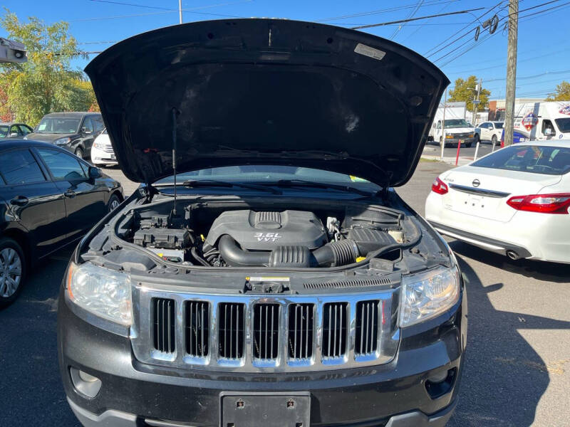 2013 Jeep Grand Cherokee Laredo photo 11