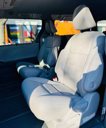 2020 Toyota Sienna XLE Premium 7-Passenger