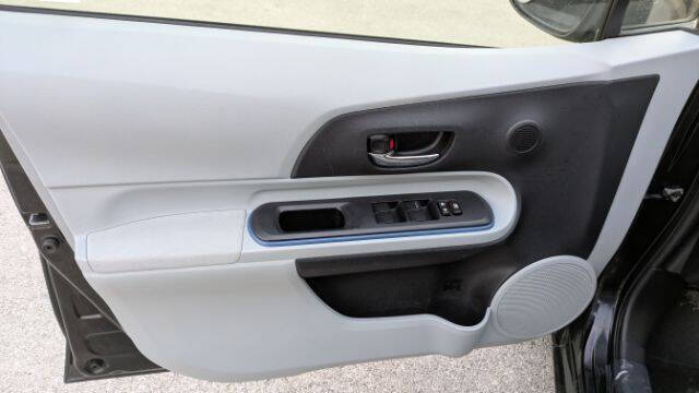 2013 Toyota Prius c Three