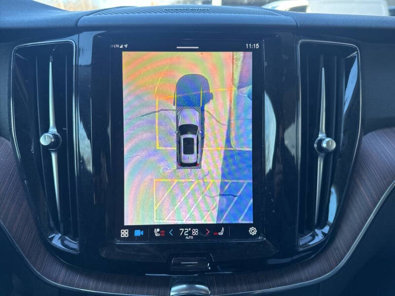 2024 Volvo XC60 B5 Plus Dark Theme