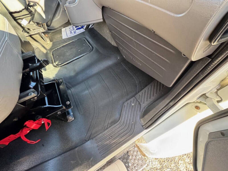 2012 Freightliner M2 106