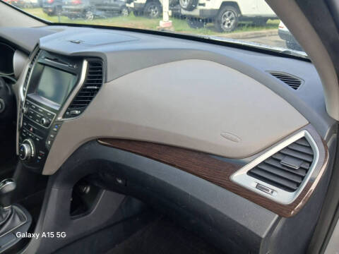 2017 Hyundai Santa Fe SE