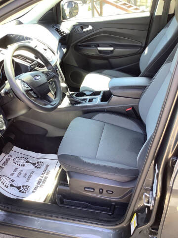 2017 Ford Escape SE
