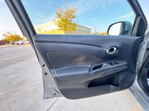 2013 Nissan Versa 1.6 SV