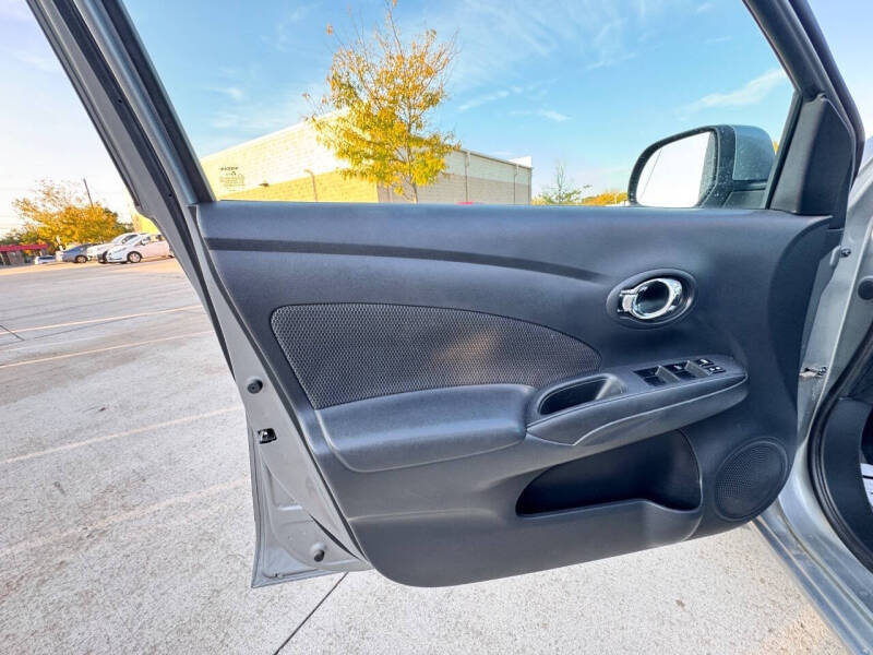 2013 Nissan Versa 1.6 SV