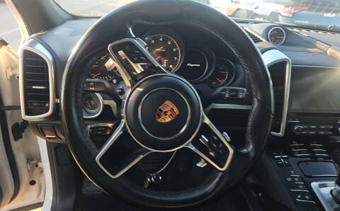 2017 Porsche Cayenne Platinum Edition