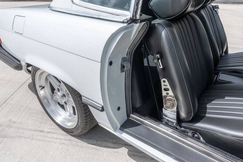 1977 Mercedes-Benz 450-Class