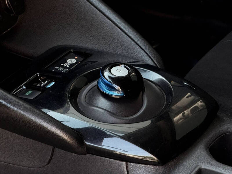 2021 Nissan LEAF SV