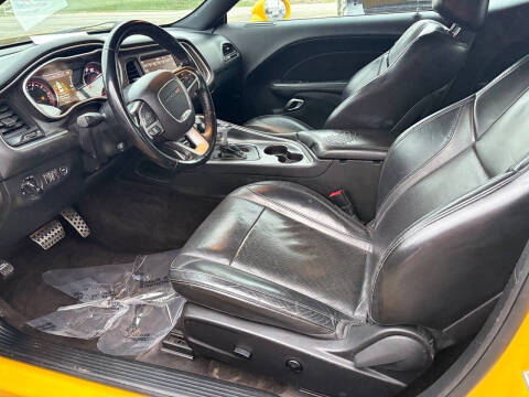 2017 Dodge Challenger SXT Plus