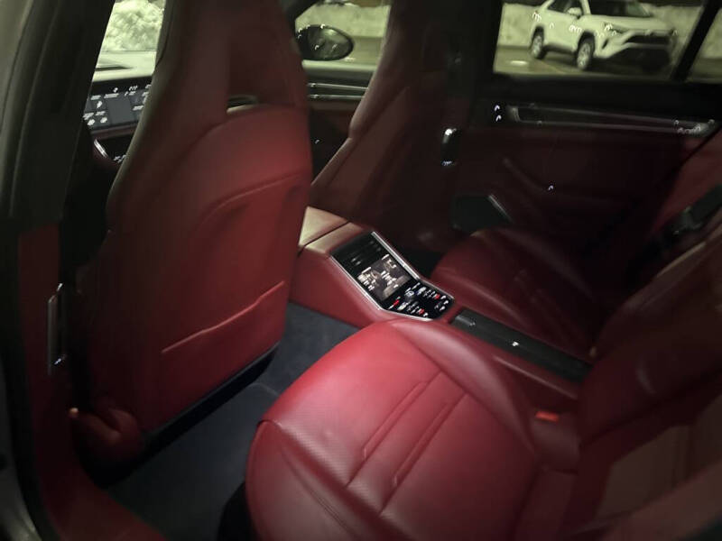 2017 Porsche Panamera Turbo