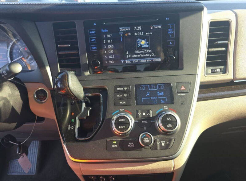 2017 Toyota Sienna