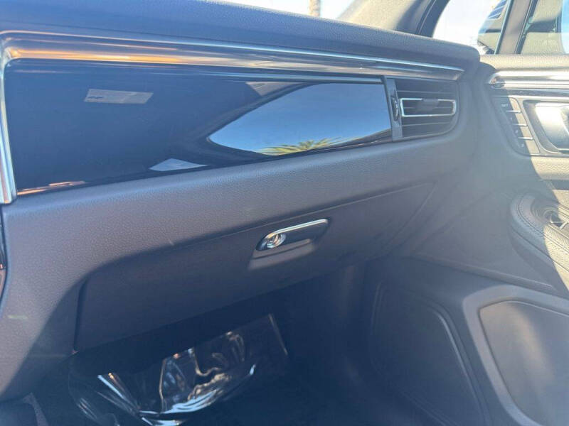 2023 Porsche Macan T