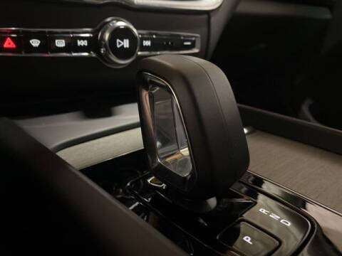 2025 Volvo XC60 B5 Plus Dark Theme