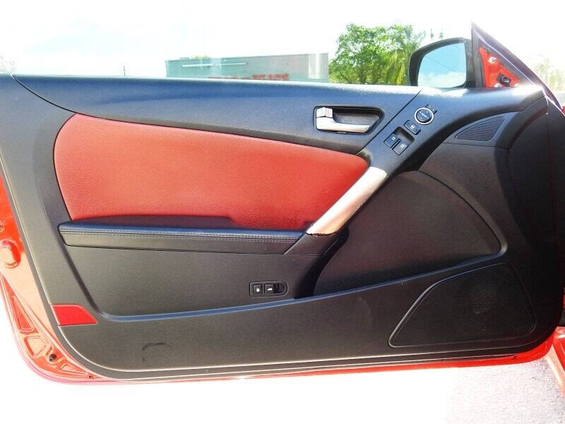 2013 Hyundai Genesis Coupe  - $13,900
