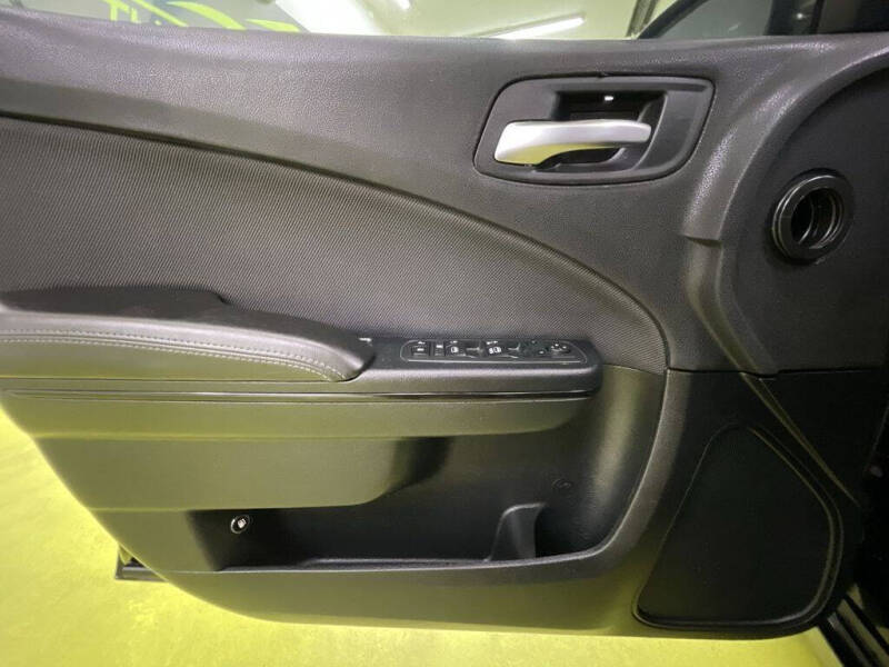 2018 Dodge Charger SXT