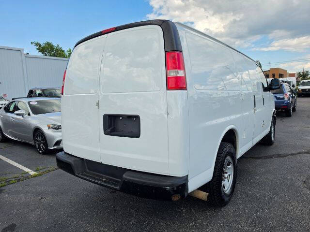 2017 GMC Savana 2500