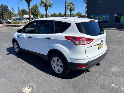 2016 Ford Escape S