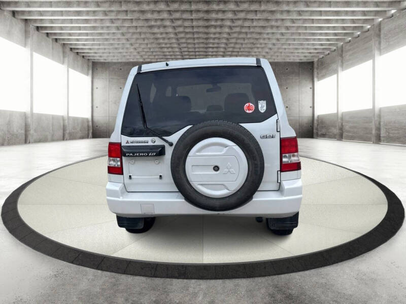 2000 Mitsubishi Pajero