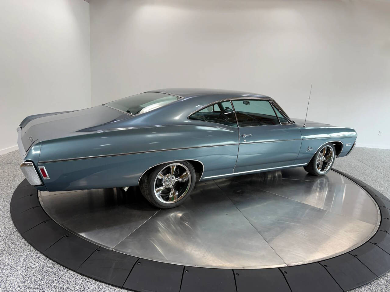 1968 Chevrolet Impala Fastback 13