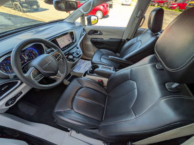 2023 Chrysler Pacifica Touring L