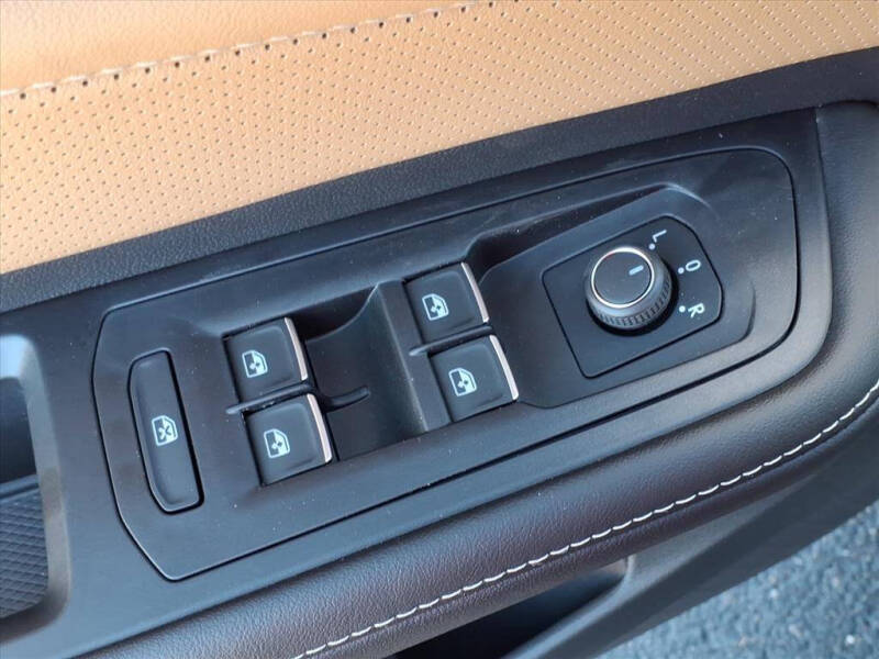 2026 Volkswagen Atlas Cross Sport SEL R-Line Black 4Motion