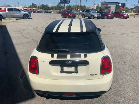 2017 MINI Hardtop 4 Door Cooper