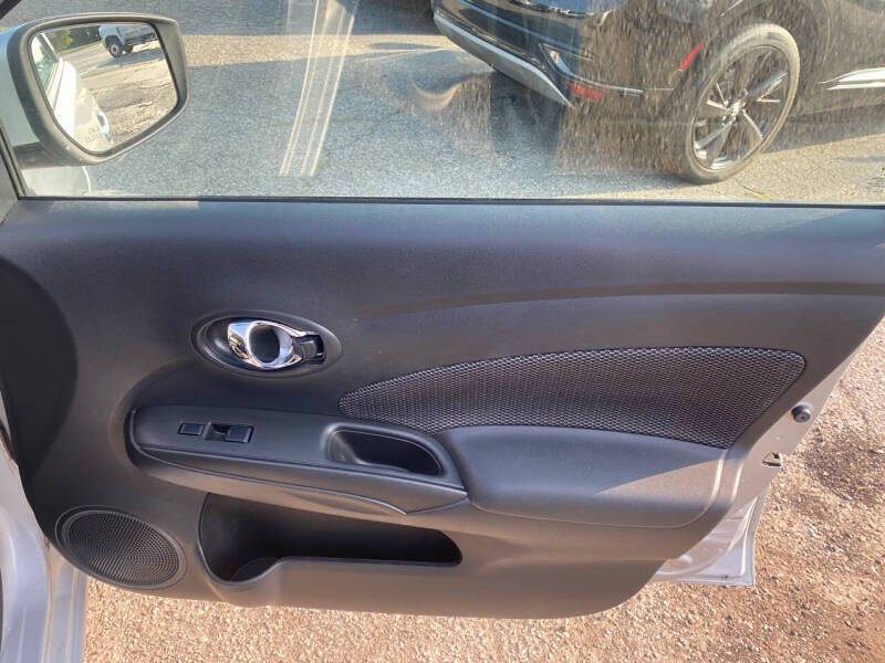 2019 Nissan Versa SV