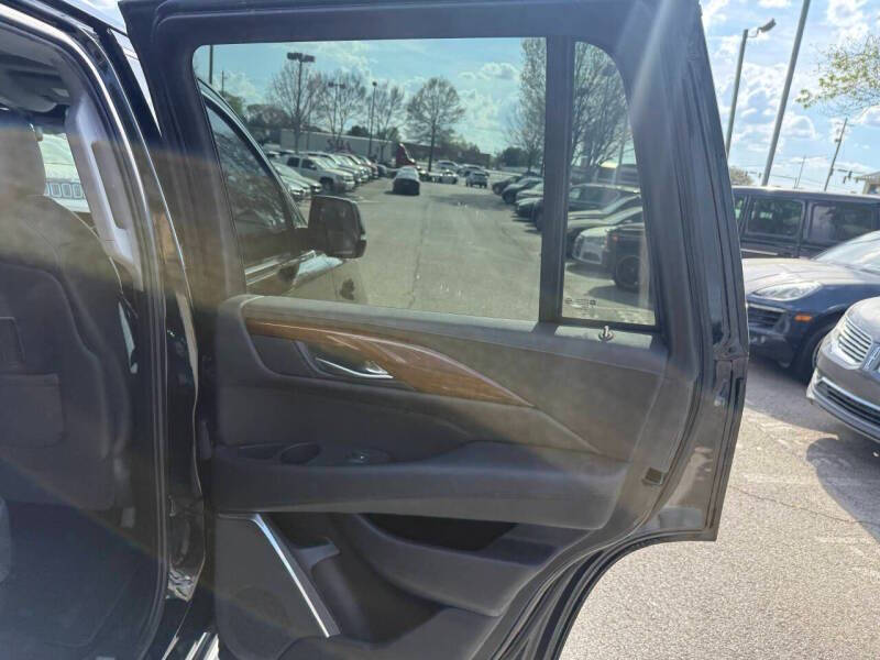 2017 Cadillac Escalade Luxury