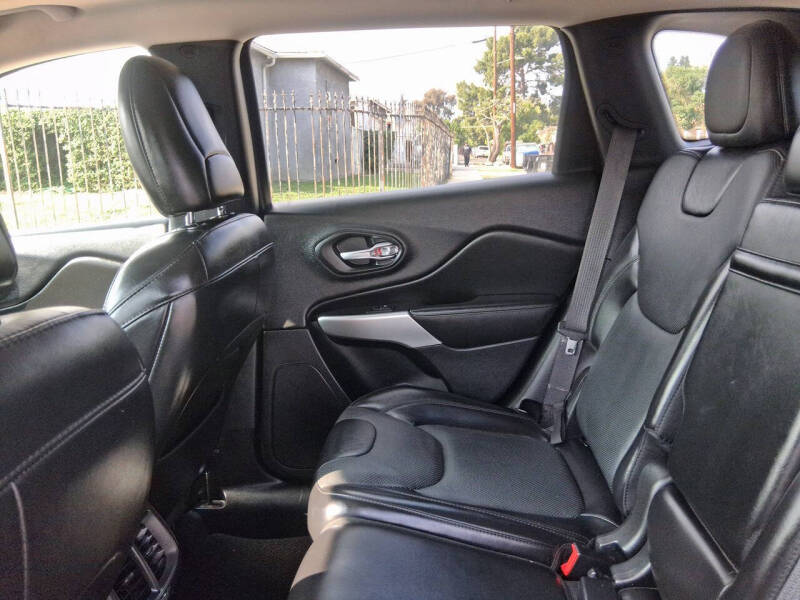 2017 Jeep Cherokee Overland