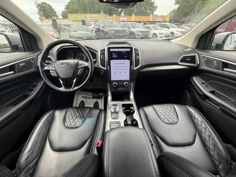 2023 Ford Edge Titanium