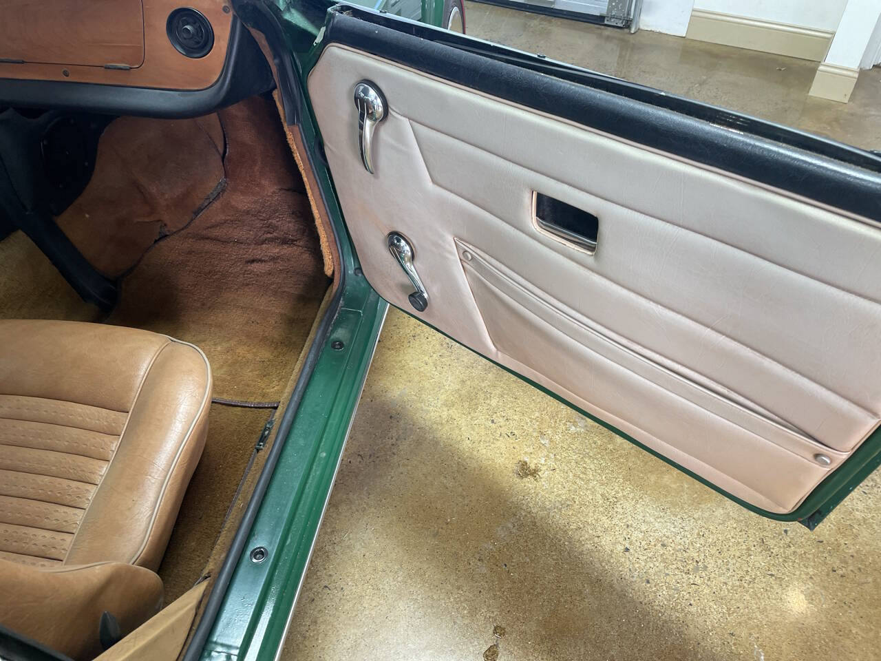 1976 Triumph TR6 21