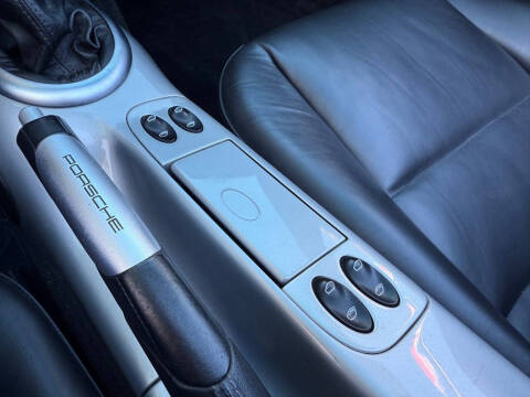 2004 Porsche 911 Carrera 4S