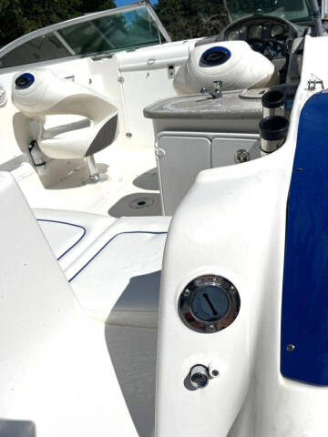 2006 Rinker 232 CAPTIVA