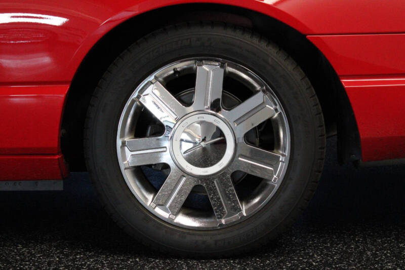 2005 Ford Thunderbird Deluxe