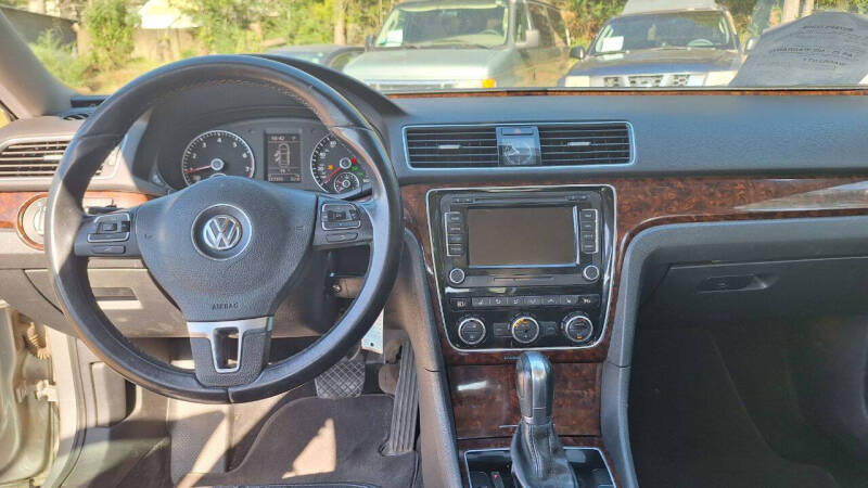 2013 Volkswagen Passat SEL