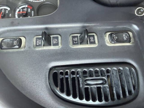 2015 Freightliner M2 106