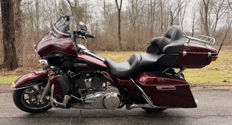 2015 Harley-Davidson® FLHTCUL - Electra Glide®