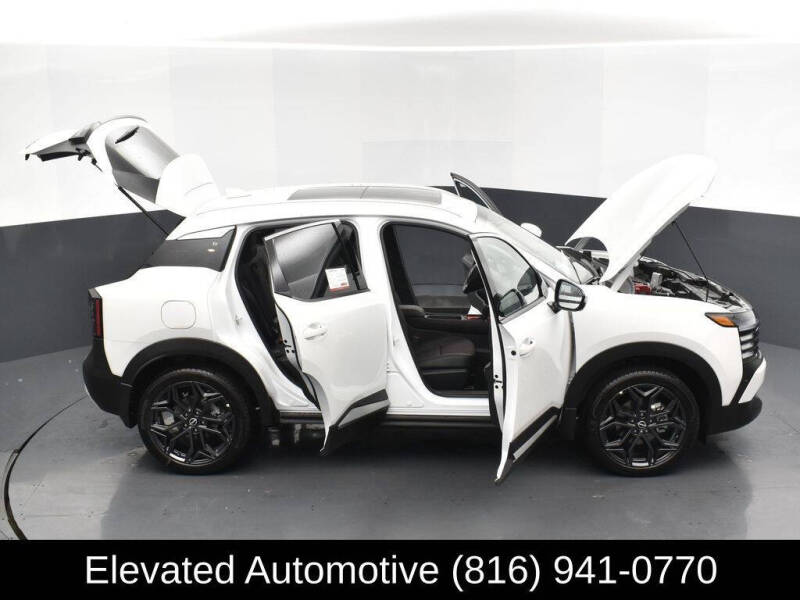 2025 Nissan Kicks SR