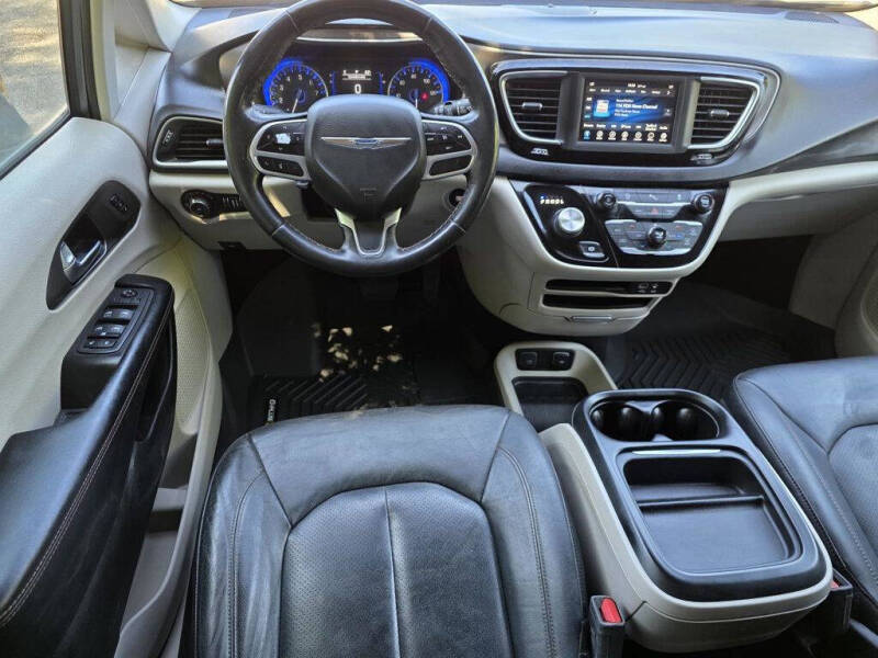 2020 Chrysler Pacifica Touring L