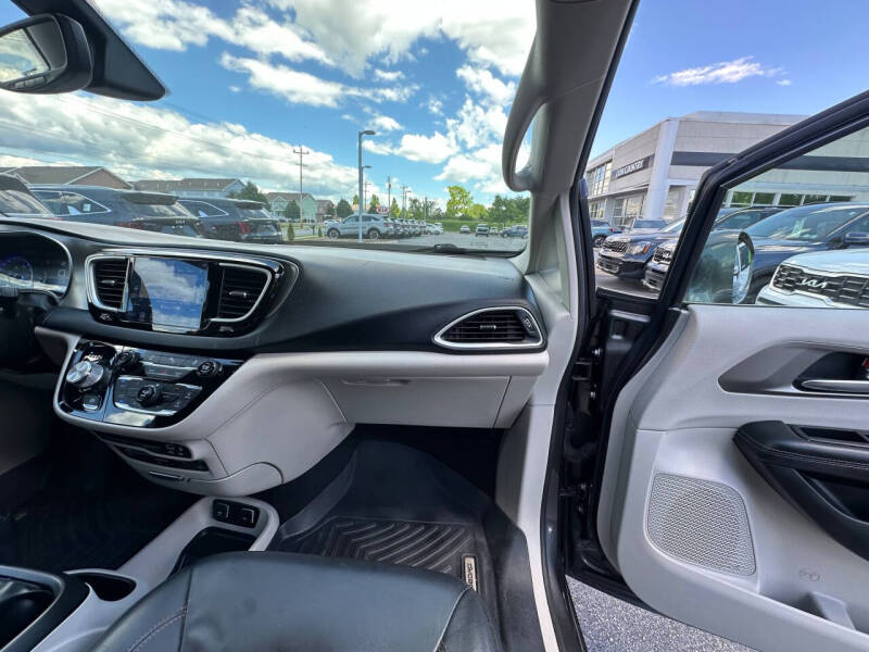 2020 Chrysler Pacifica Touring L Plus