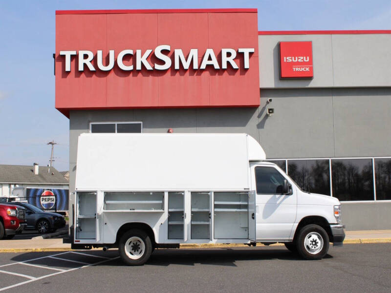 2024 Ford E-450