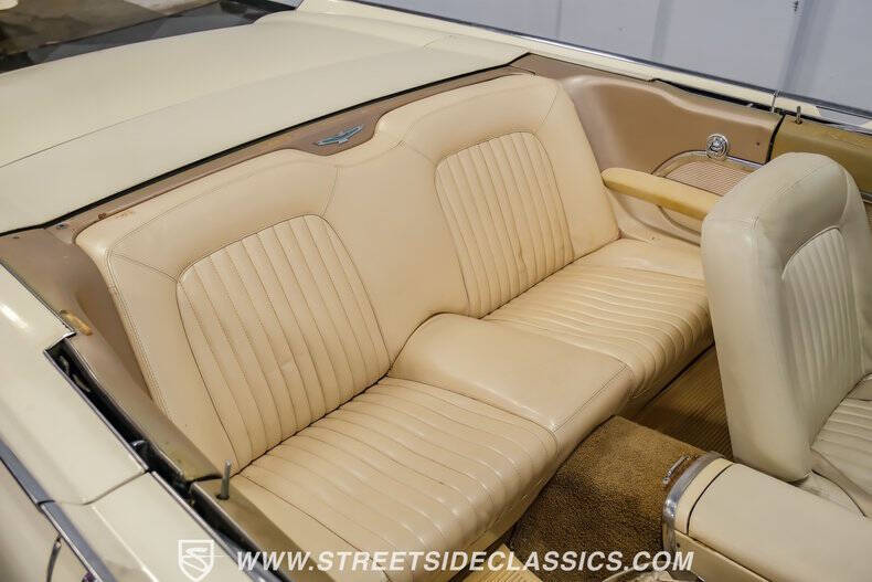 1962 Ford Thunderbird