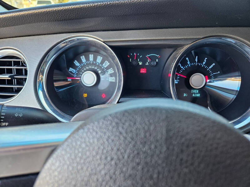 2011 Ford Mustang V6